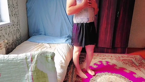 熟人人妖, 年轻素人